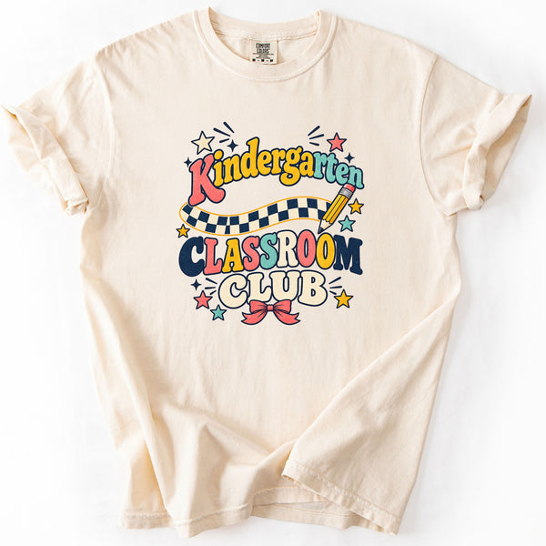 Kindergarten Classroom Club Tee in Ivory